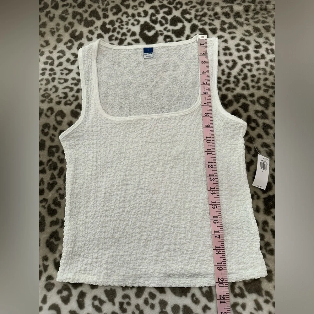 Old Navy Square Neck Textured Tank Top in White Lillies Size Small Women’s